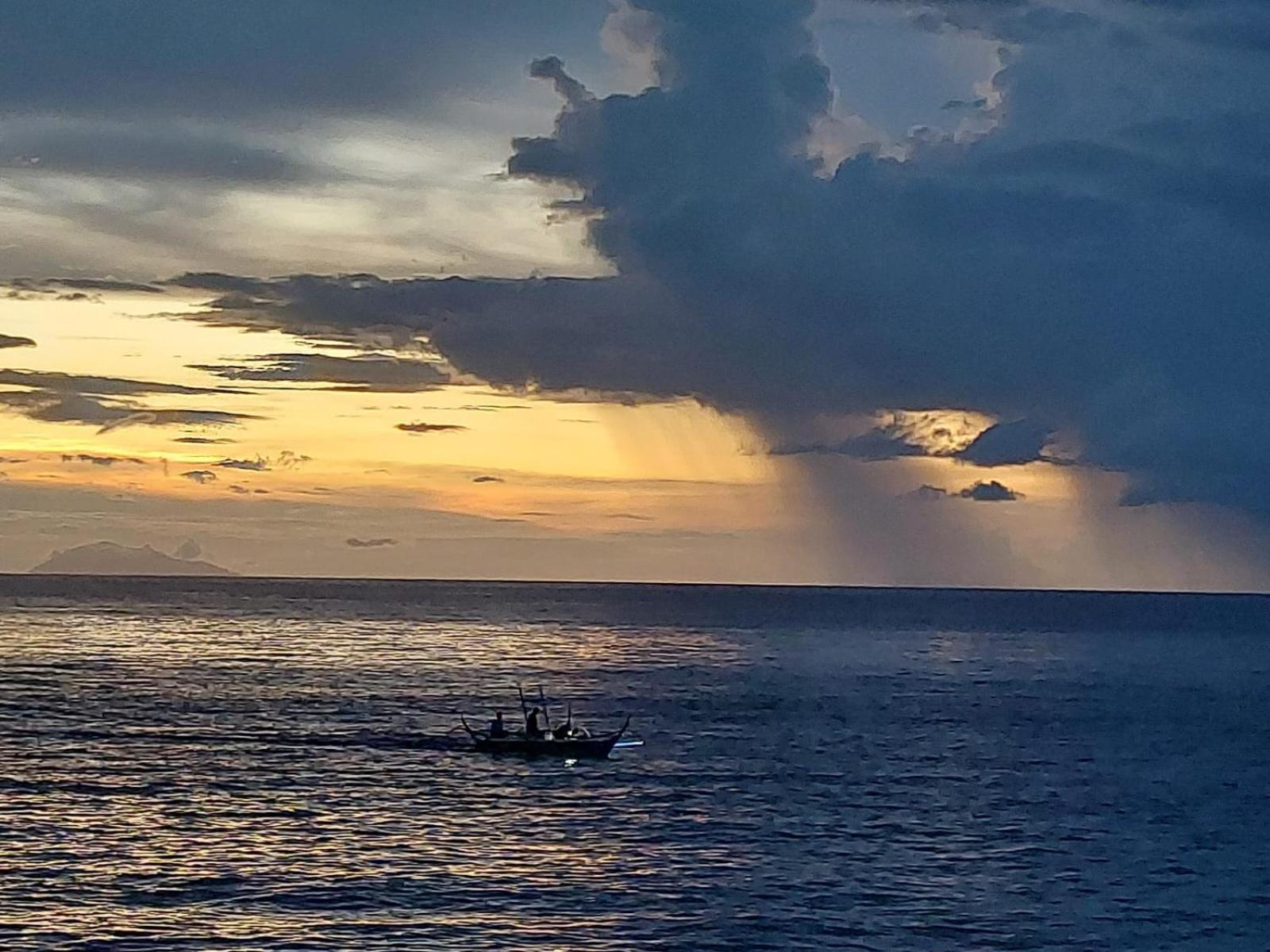 Sandstorm Lodge Puerto Galera Eksteriør billede